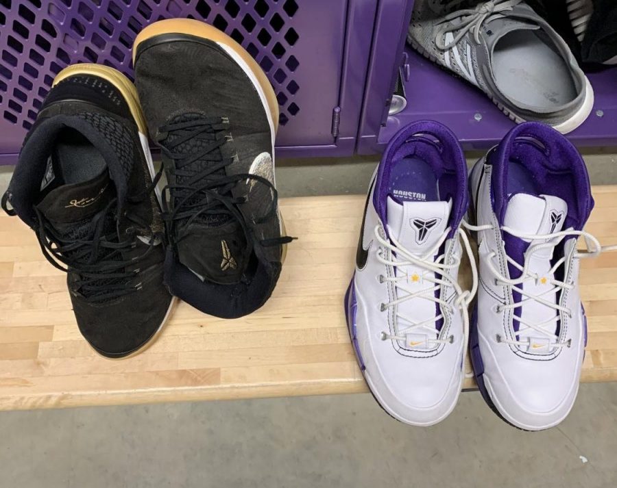 Basketball players pay tribute to Kobe by wearing his shoes