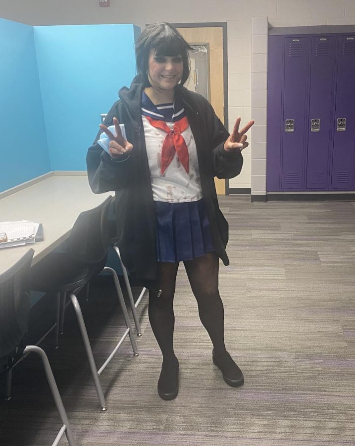 Nevaeh Ubl dressed as Yandere-Chan from Yandere-Chan simulator.