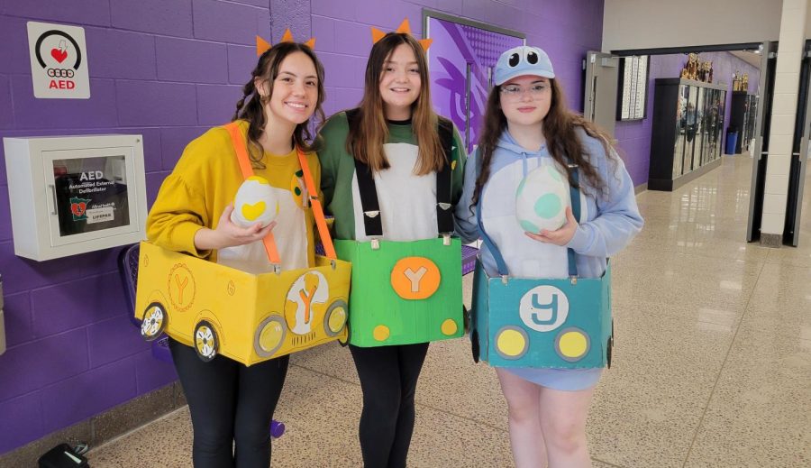 Asia Stade, Alex Vigil and Amber Stabenow dressed up as characters from Mario Kart.  Photo by Katie Hames
