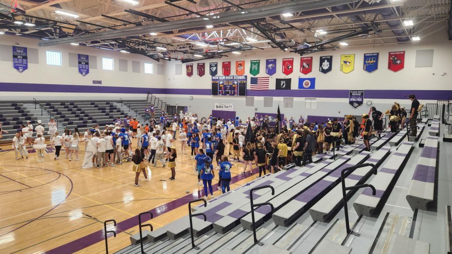 Battle of the Classes has an unexpected turn when juniors end in first place, leaving seniors in second. But, on September 23rd, 2022, Battle of the Classes will be topped off with the famous tug-of-war game. Who will win, Juniors or the seniors?