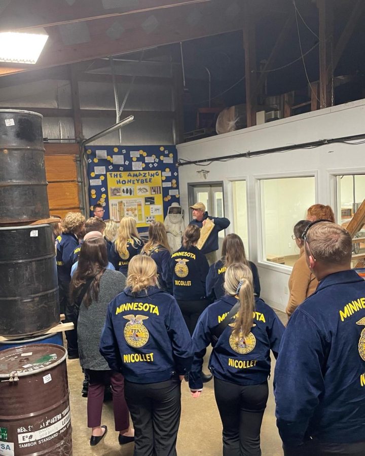 Region+VII+FFA+members+join+to+attend+Hunters+Honey+Bee+Farm+in+Martinsville%2C+Indiana.+They+witnessed+a+tour+of+all+of+the+products+bees+can+make+and+how+bees+are+raised.+