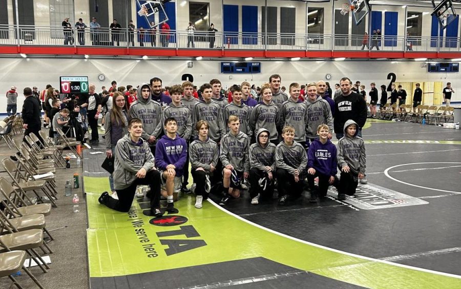 New+Ulms+9th+grade+wrestling+team+gathered+together+at+the+team+state+tournament.