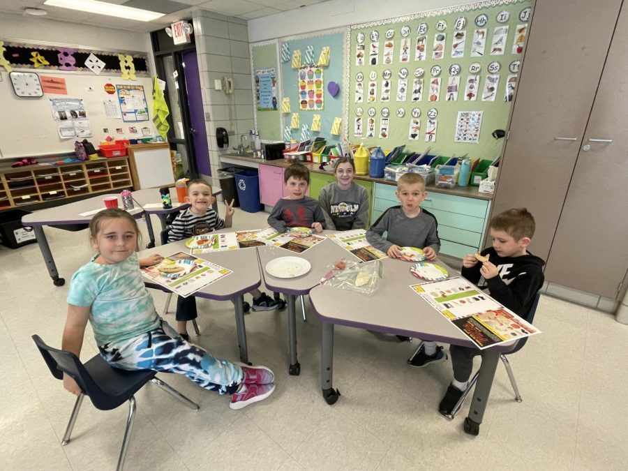 New Ulm FFA goes to Washington to teach kindergartners how to make pizza, where each product comes from, and how long each product takes to produce.