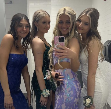 Selfie-styled prom