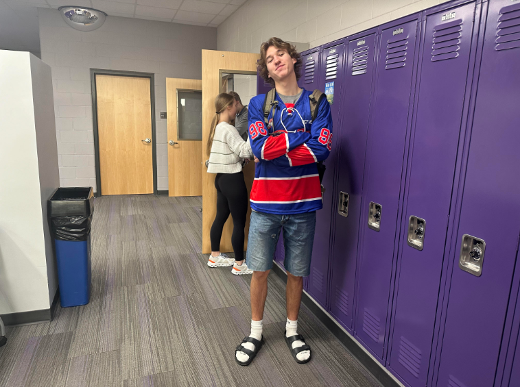 Brody Wenner strikes a pose in his stylish outfit for snow week!