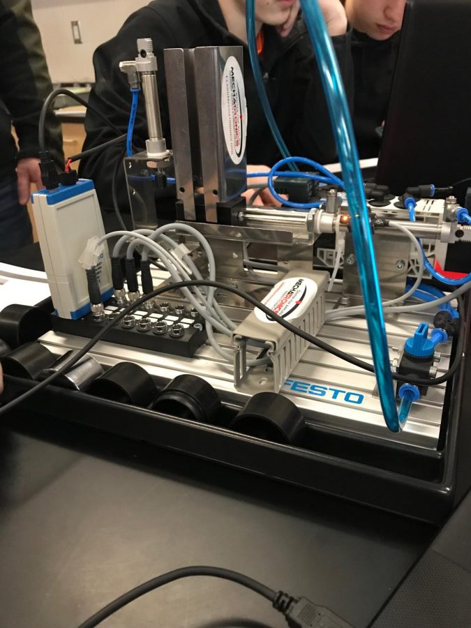 "Stacker" Trainer for Mechatronics.