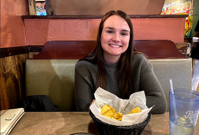 Senior Malia Wagner enjoying her lunch hour at Plaza 