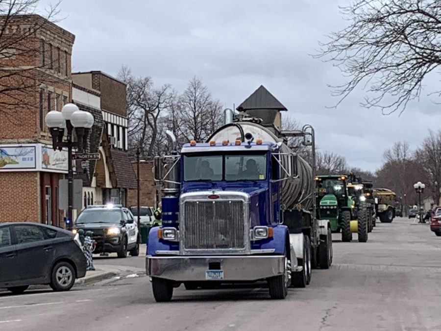 Picture of the parade going through downtown.