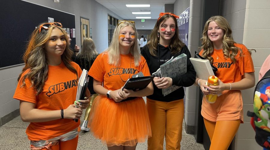 Freshmen Dress in their class color for the famous battle of the classes on Thursday, September 22.