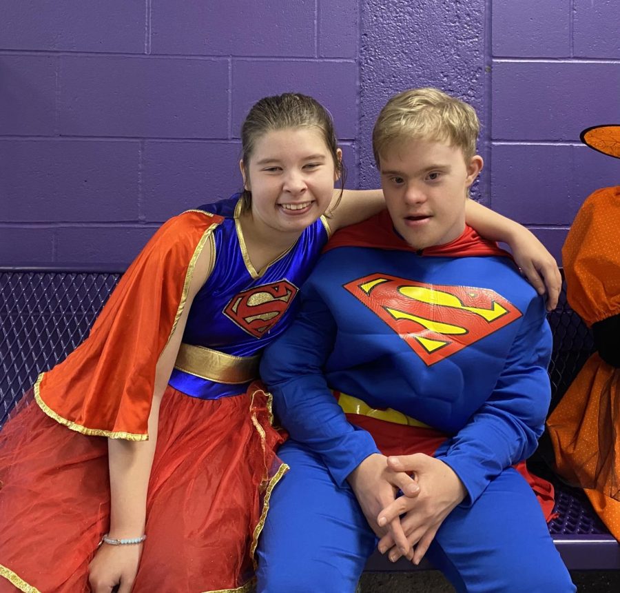 Jenna Jay and Bryce Braulick wearing matching outfits on Halloween