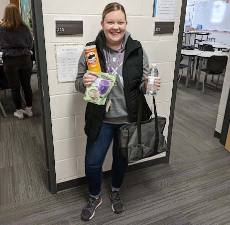 Mrs. Marlow prepped to give her kids snacks for the big game.