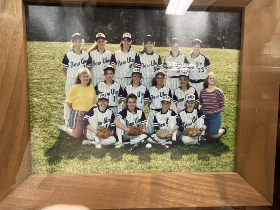 Eagles softball Alumini 