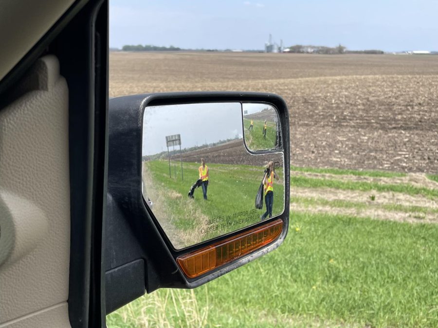 FFA students cleaning Highway 15's ditches.