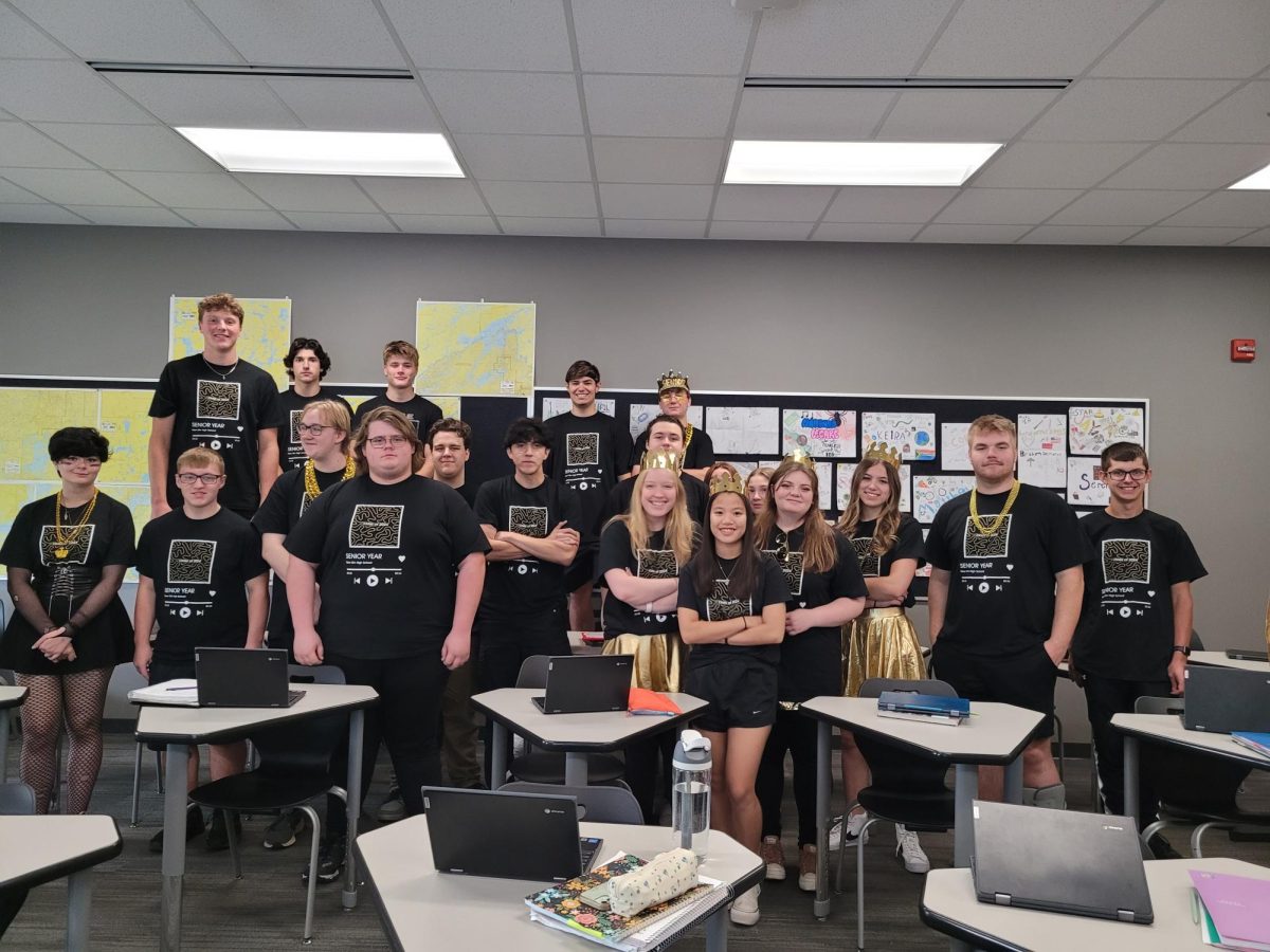 Journalism Class huddled together for a photo on BOTC (Battle Of The Classes) 