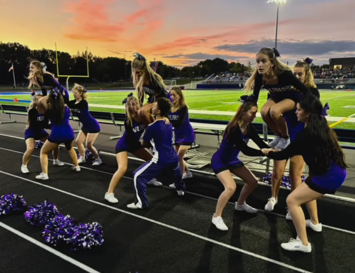 Cheerleaders at Albert Lee