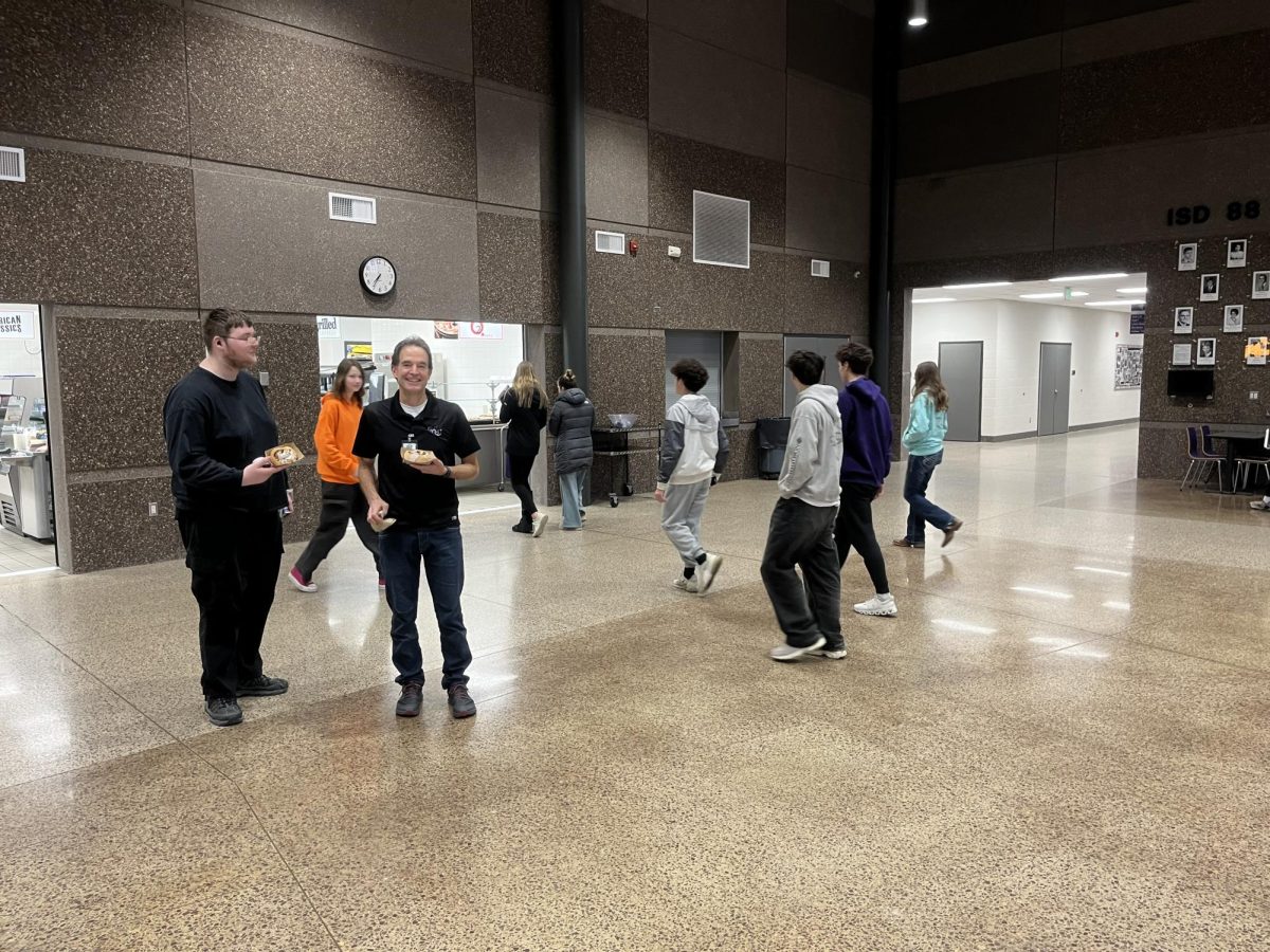 Journalism Students funneling into lunch room