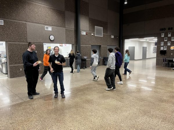 Journalism Students funneling into lunch room