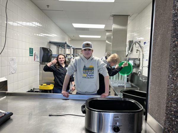 Pancake Breakfast Dish Washing Crew
Zelli Kamm (Left) Lucas Sondag-Bode (Middle) Adam Mages (Right)