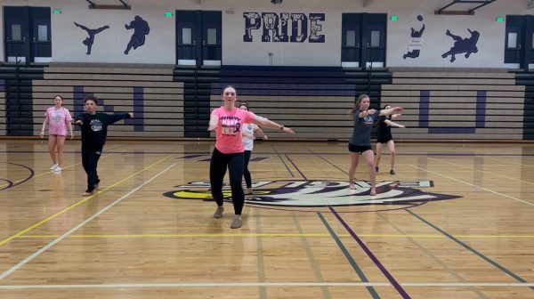 Prepping for a turn during practice.
Left to Right: Tylee Haefner-Richardson, Madilyn Portner, Lacey Sondag-Bode, and Brelynn Schmid. 