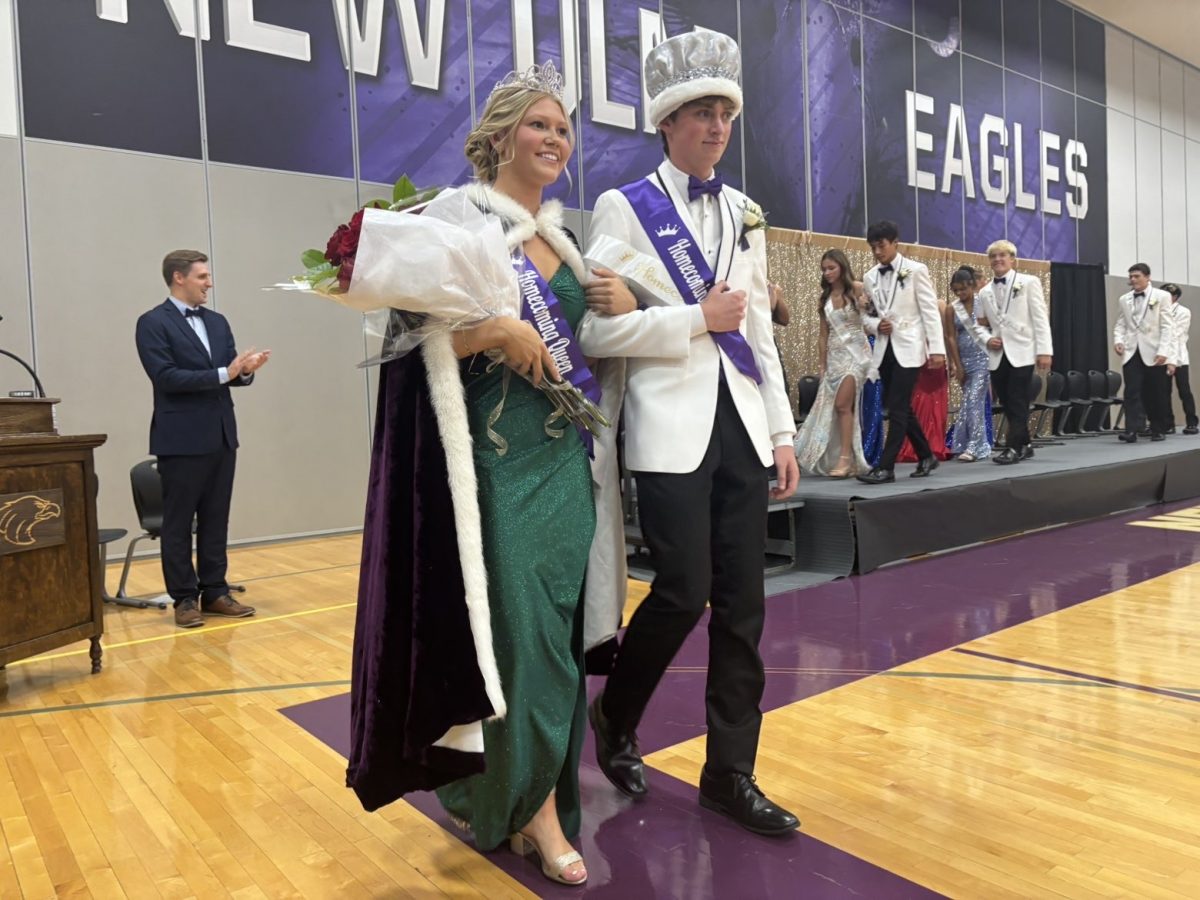 New homecoming king and queen seniors Lauren Schmiesing and Daniel Brownfield