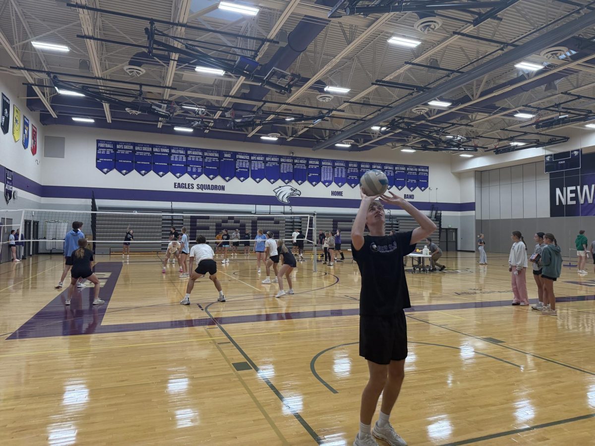Homecoming King Daniel Brownfield sets his BOTC volleyball team up for success! 
