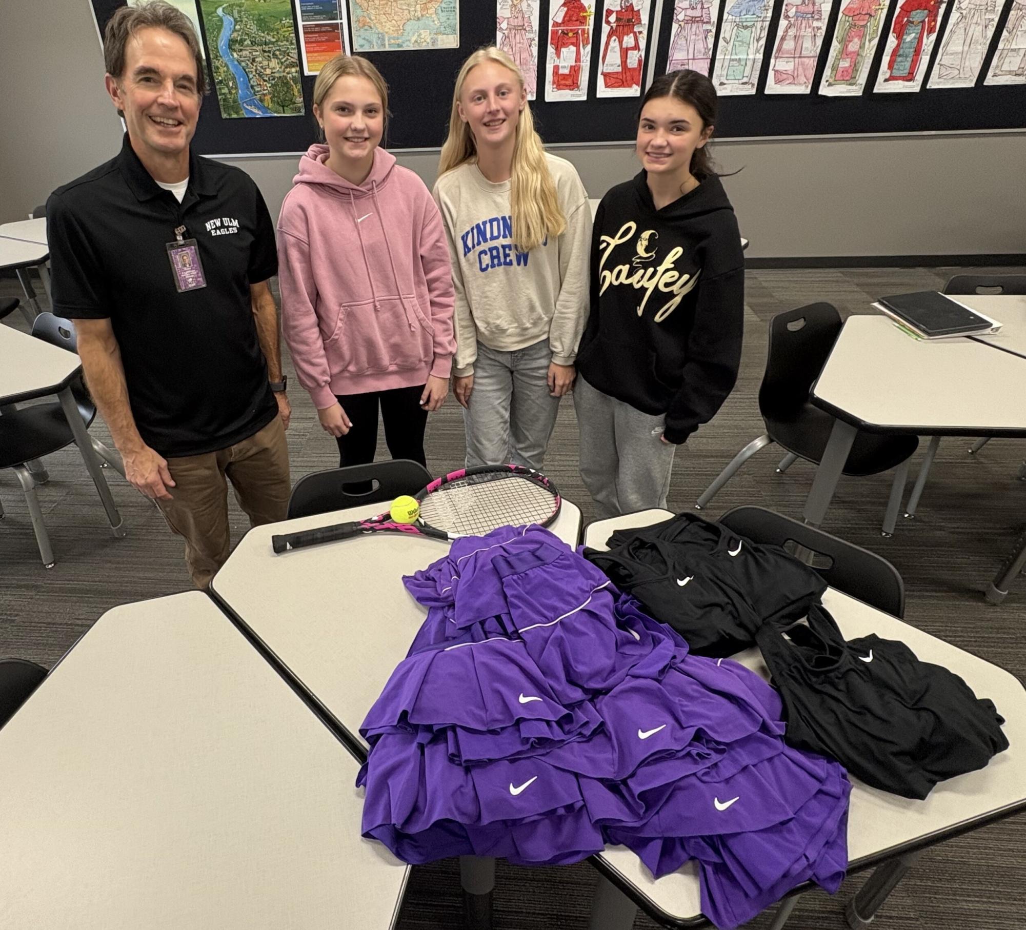 Girls tennis old Nike uniforms 