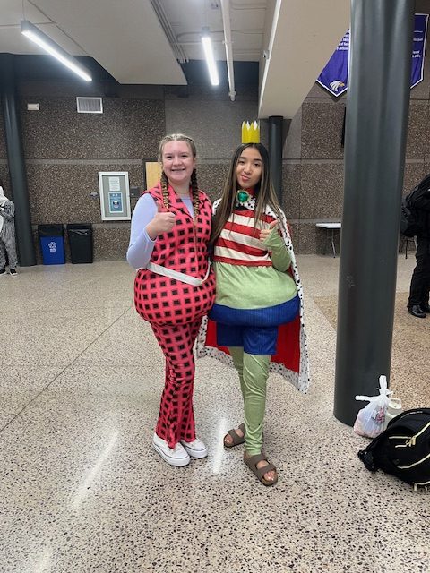 Aubrey Correa next to Madison Rieke