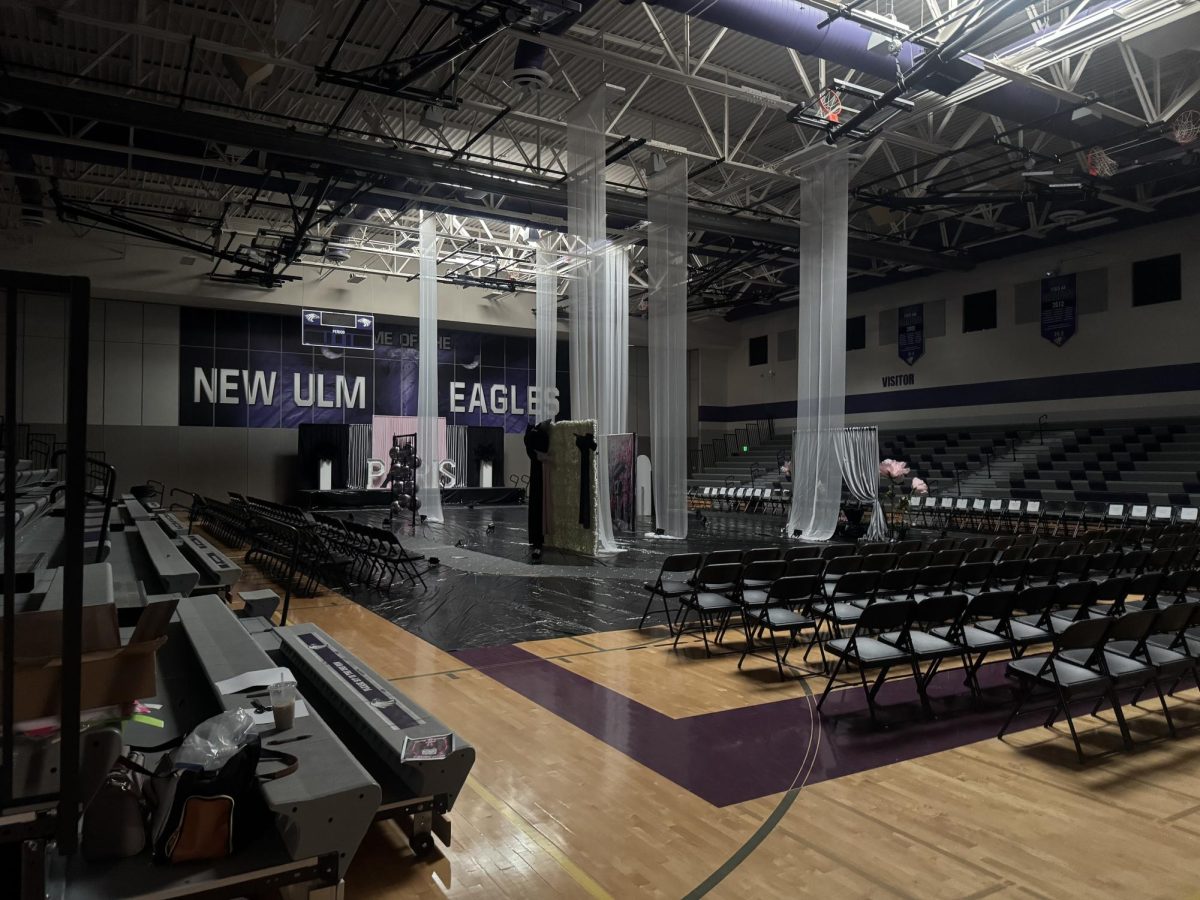 The gym is decorated and all ready for grand March. 