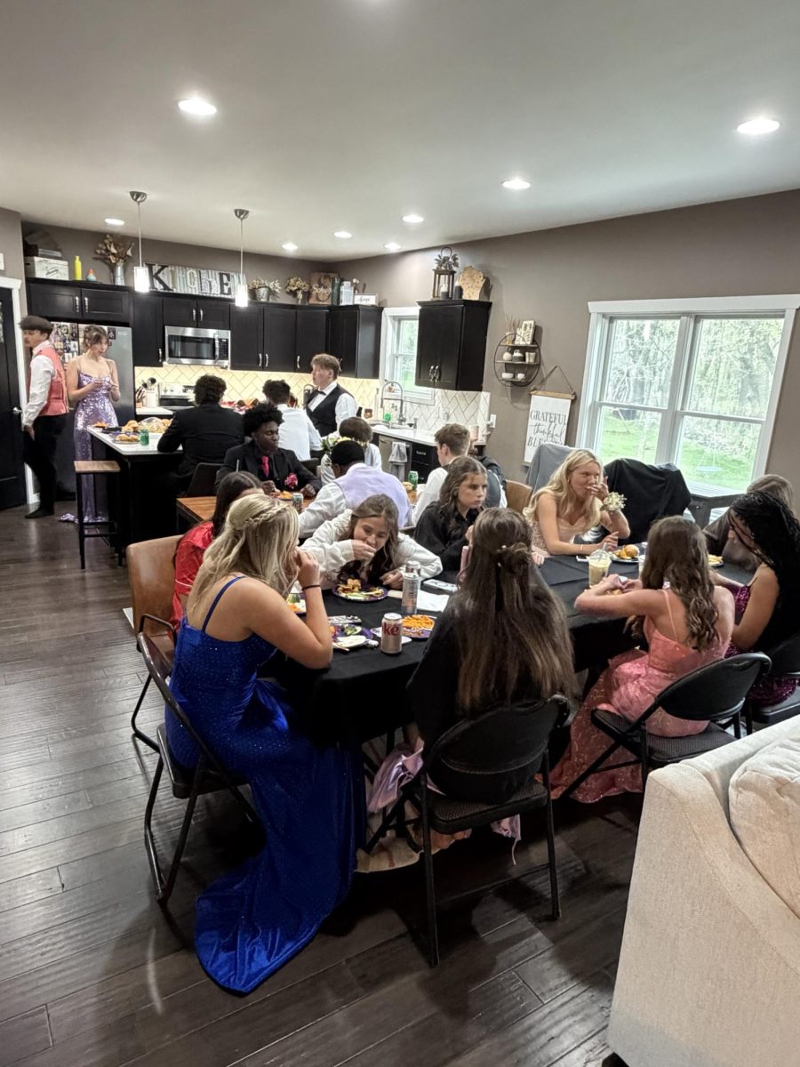 Prom group have lunch